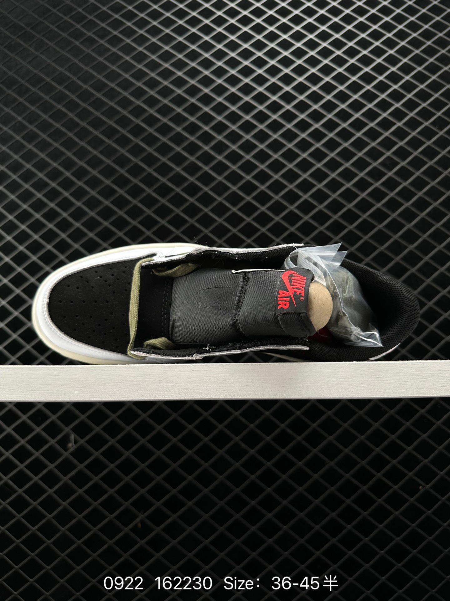 NIKE  Air Jordan 1 Low